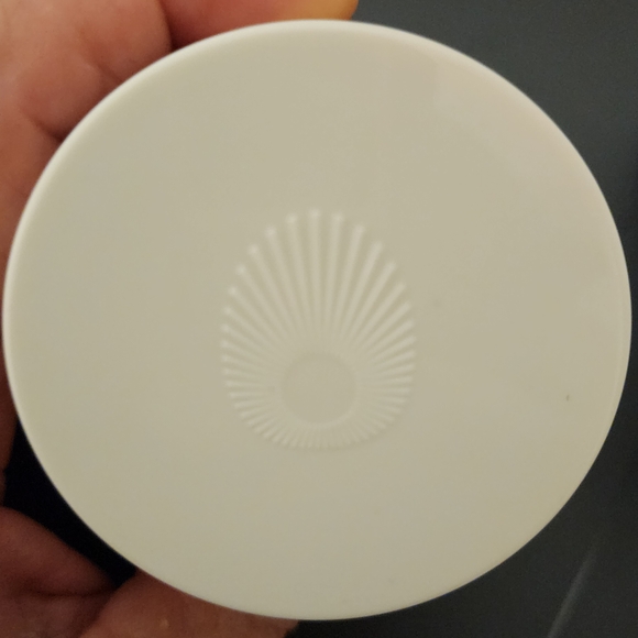 Omorovicza Cushioning Day Cream - White - Picture 5 of 6